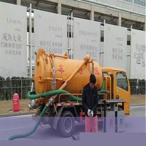 附近清理化粪池抽粪电话(农村吸粪车电话)